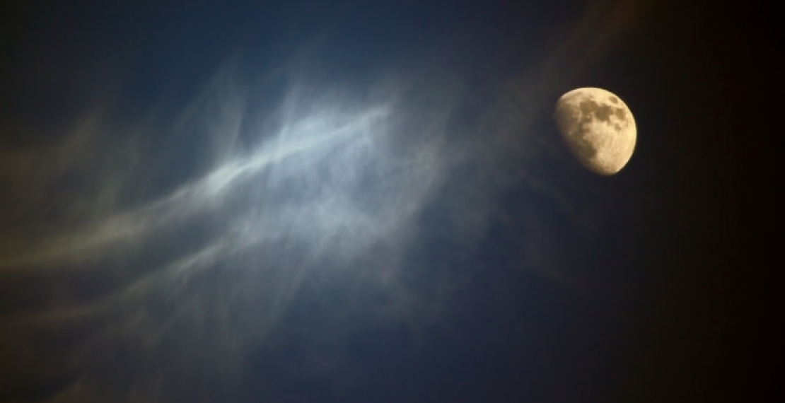 Księżyc ciekawostki - jakie tajemnicy skrywa?